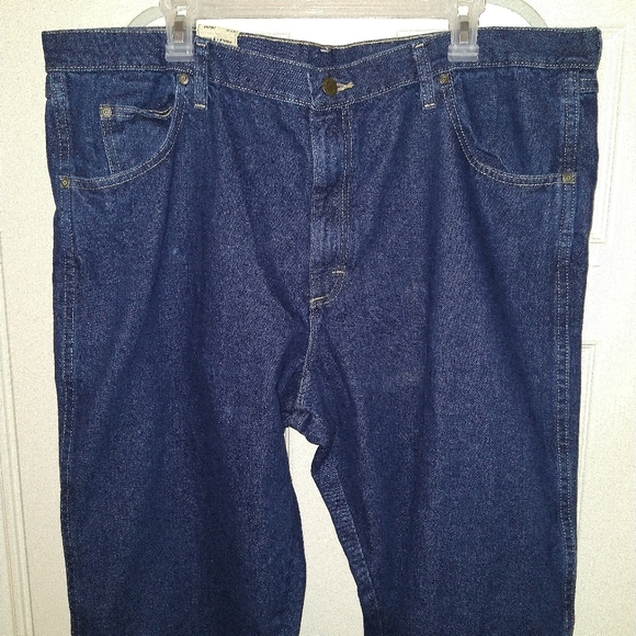 NWT Wrangler Rugged Wear Blue Dark Wash Denim Jeans Men's sz 42x34. - Picture 3 of 9